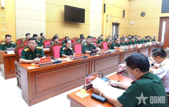  Quang cảnh buổi làm việc.  