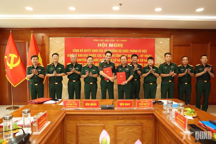 Hoàn thành ký bàn giao đất quốc phòng, cơ sở hạ tầng gắn liền với đất của Kho KV2 cho Nhà máy Z113.