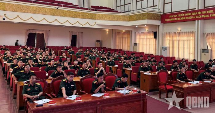 Quang cảnh buổi tuyên truyền, phổ biến giáo dục pháp luật. 