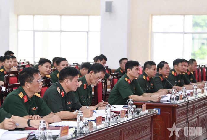 Các đại biểu dự hội nghị kiểm tra, nắm tình hình kết quả thực hiện nhiệm vụ của Lữ đoàn 144.