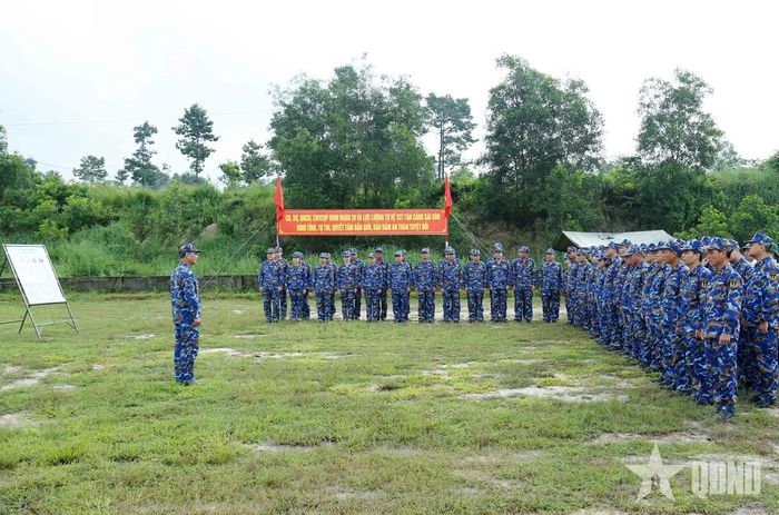 Quán triệt nội quy trường bắn.