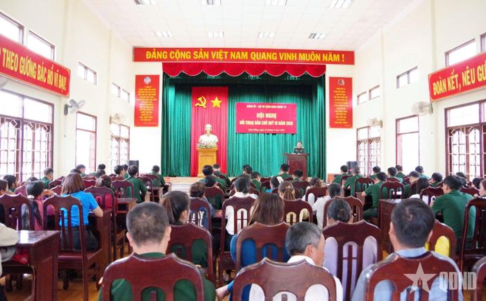 Toàn cảnh Hội nghị đối thoại dân chủ tại Đoàn Kinh tế - Quốc phòng 726.