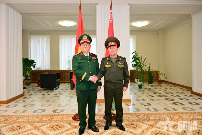  Đại tướng Nguyễn Trọng Nghĩa và Thiếu tướng Leonid Viktorovich Kasinsky. 