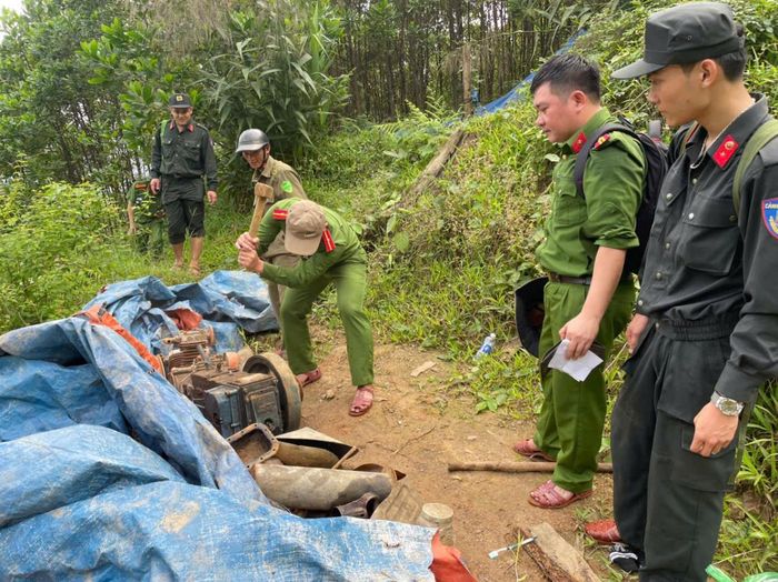 Lực lượng Công an thường xuyên truy quét khai thác vàng trái phép tại Bồng Miêu.