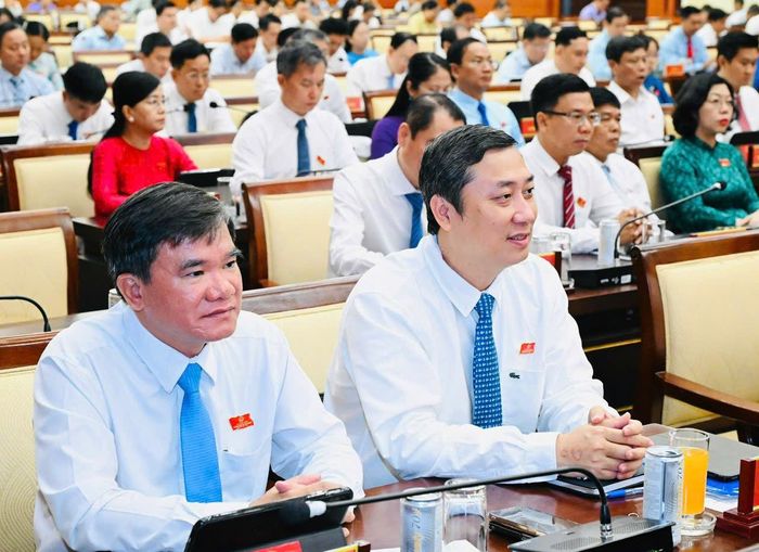  Đại biểu tham dự kỳ họp thứ 5, HĐND TPHCM. Ảnh: VIỆT DŨNG 