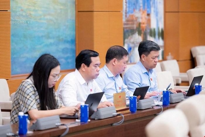  Đại biểu dự họp. Ảnh: CỔNG THÔNG TIN ĐIỆN TỬ QUỐC HỘI 