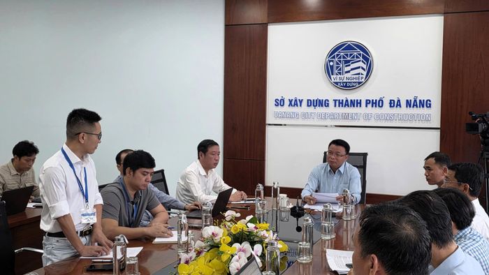 Đại diện nhà thầu Đông Sơn nêu nguyên nhân chậm trễ trong thi công dự án. Ảnh: NGUYÊN KHÔI