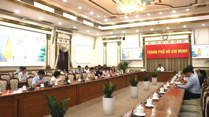 Tại điểm cầu TPHCM, đồng chí Nguyễn Mạnh Cường, Ủy viên dự khuyết Trung ương Đảng, Phó Chủ tịch UBND TPHCM, chủ trì cuộc họp