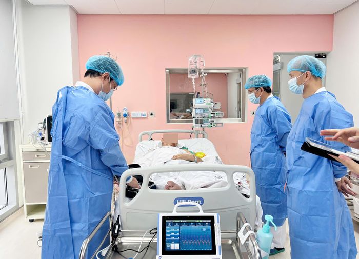  Bệnh nhân có tiến triển tốt sau một tuần được cấy ghép thiết bị hỗ trợ tim CorHeart 6 