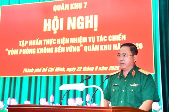 Thiếu tướng Lê Xuân Bình, Phó Tư lệnh, Tham mưu trưởng Quân khu 7 phát biểu bế mạc