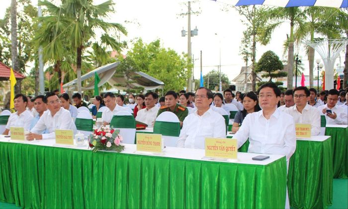 Lãnh đạo tỉnh Tây Ninh và các đại biểu tham dự lễ phát động