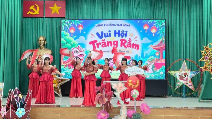 Chương trình Vui hội trăng rằm tại phường Tam Long