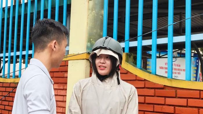 Cô H Lê Na Niê trao đổi với Báo GD&TĐ.