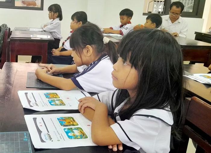 Học sinh vùng biên giới TP Huế sẽ được tiếp cận với ngoại ngữ tiếng Lào từ năm học này.