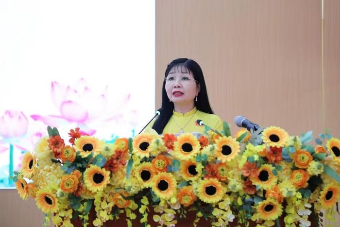 Bà Trần Thị Thanh Hương phát biểu nhận nhiệm vụ.
