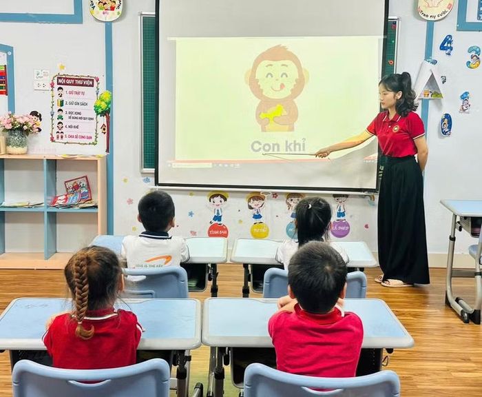 Trẻ trong giờ học tại Trường Mầm non Victoria Thăng Long, Hà Nội. Ảnh: NTCC.