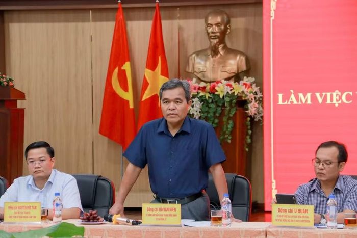 Ông Hồ Văn Niên, Bí thư Tỉnh ủy Quảng Ngãi kết luận tại buổi làm việc.