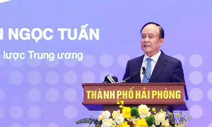 Ông Nguyễn Ngọc Tuấn - Phó Trưởng Ban Chính sách, Chiến lược Trung ương phát biểu tại Diễn đàn. (Ảnh: Hồng Châu)