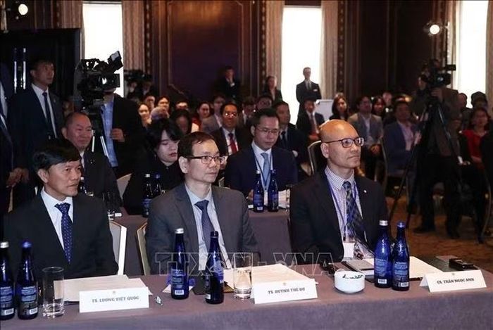 Các chuyên gia, trí thức người Việt Nam tại Hoa Kỳ tham dự cuộc gặp Tổng Bí thư, Chủ tịch nước Tô Lâm. Ảnh: Thống Nhất/TTXVN
