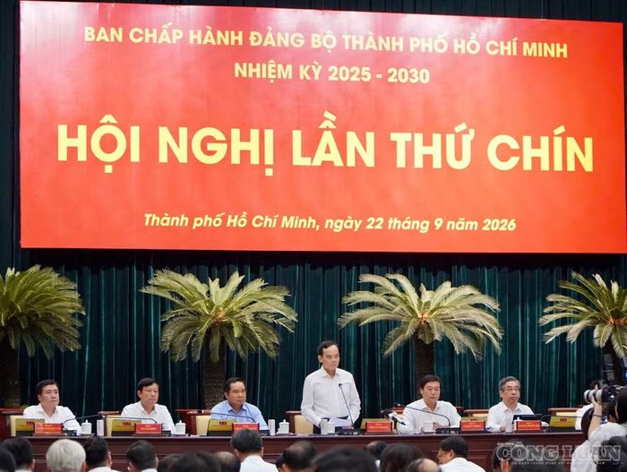 Bí thư Thành ủy TP HCM Trần Lưu Quang phát biểu tại hội nghị.