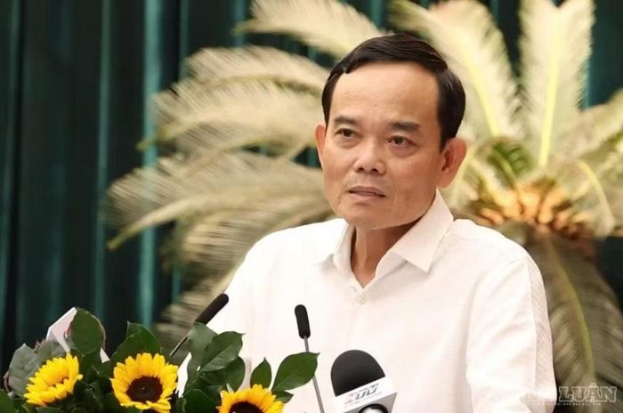 Bí thư Trần Lưu Quang cho biết TP HCM sẽ tập trung xử lý các dự án còn vướng mắc, tháo gỡ những điểm nghẽn về đầu tư công, giải phóng mặt bằng và quản lý tài sản công.