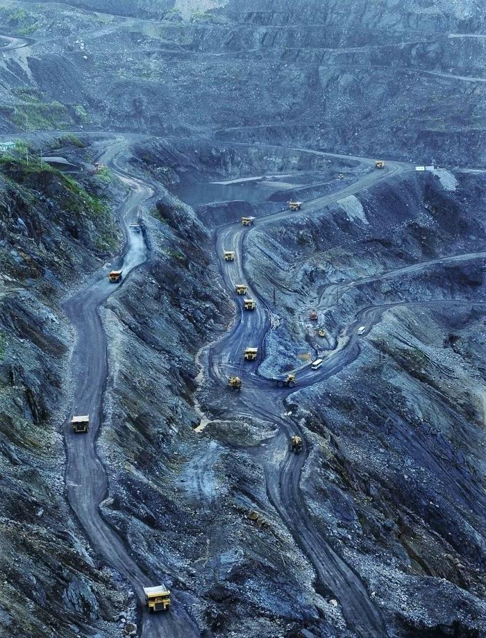 Những hình ảnh khai thác than lộ thiên sẽ tạo ấn tượng mạnh với du khách.