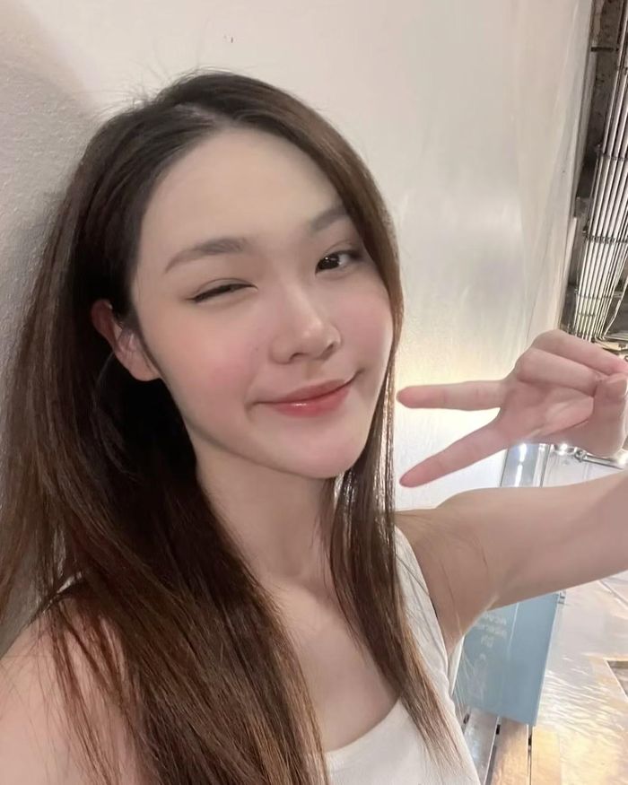Trong phần giới thiệu do Liên đoàn Cầu lông thế giới (BWF) công bố năm 2024, cô cho biết mình có bạn trai, cũng là vận động viên. Tuy nhiên, không có thông tin về đời sống tình cảm của cô ở thời điểm hiện tại.