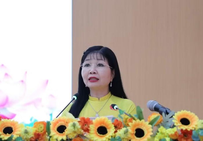 Bà Trần Thị Thanh Hương phát biểu nhận nhiệm vụ. Ảnh: Nhật Huy.