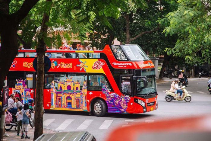 Chưa có một tuyến bộ hành với hạ tầng đủ tốt, an toàn để di chuyển trôi chảy từ trục Tràng Tiền - Nhà hát Lớn vào lõi phố cổ.