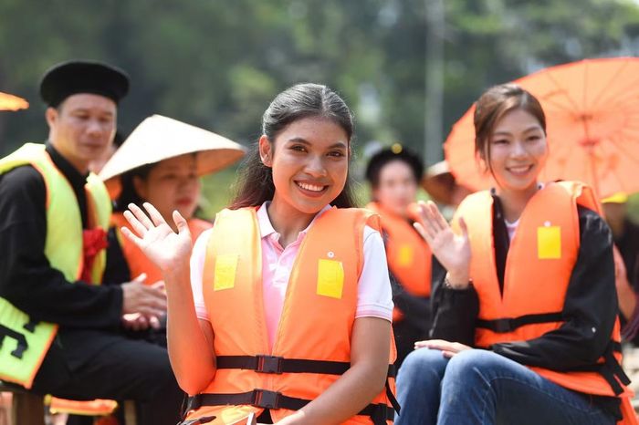 Với những thí sinh lần đầu đến Tuyên Quang, việc được trực tiếp nghe, nhìn và trải nghiệm khiến văn hóa một vùng đất thấm sâu hơn.