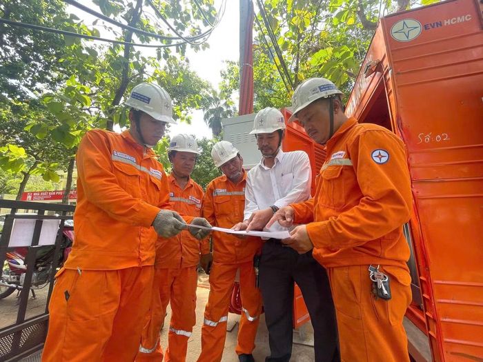 TPHCM sẽ "cắt" điện, nước với công trình cố tình vi phạm.