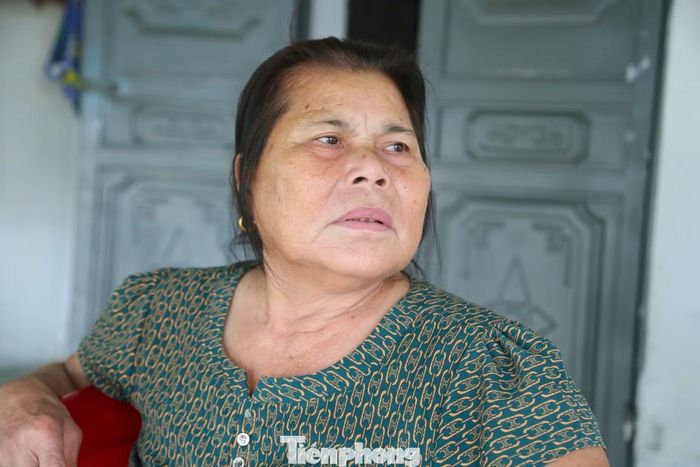 Bà Năm chia sẻ về những lần gia đình phải chạy lũ.