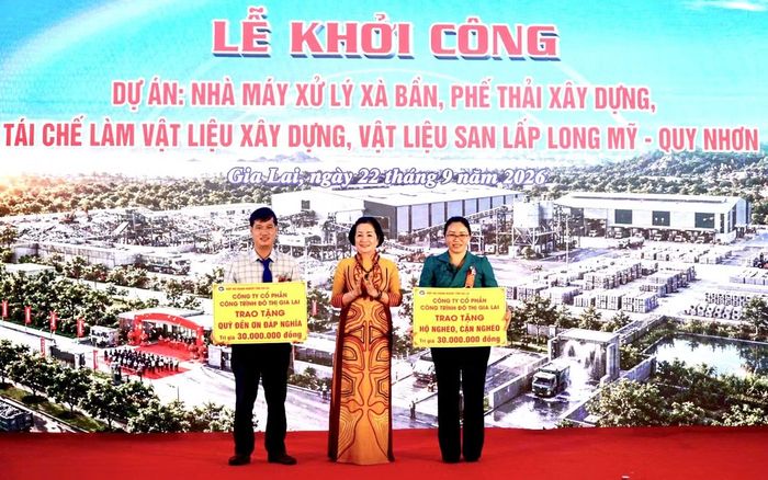 Chủ tịch Hội đồng quản trị kiêm Tổng Giám đốc Công ty Cổ phần Công trình đô thị Gia Lai Nguyễn Thị Sen.