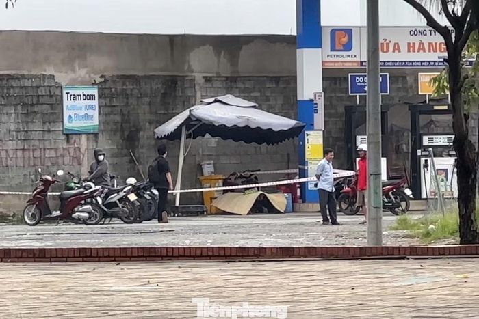 Cửa hàng kinh doanh xăng dầu S.L. trên đường ĐT743C (phường Dĩ An, TPHCM) nơi xảy ra vụ việc. Ảnh: X.Đ