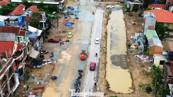 Nhiều hạng mục vẫn ngổn ngang, chưa hoàn thiện sau 9 tháng triển khai thi công.