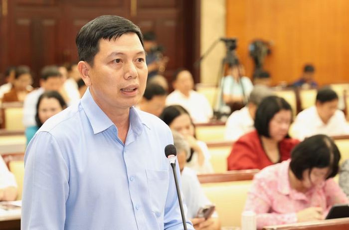 Lãnh đạo các địa địa phương trao đổi tại hội nghị.