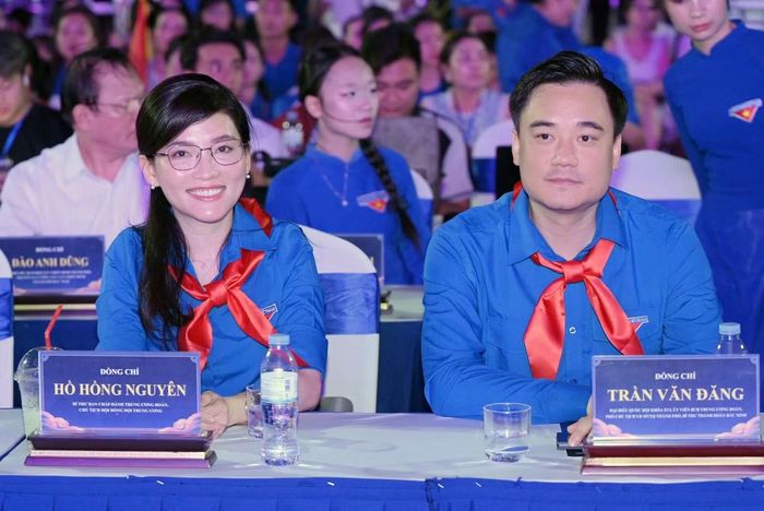 Chị Hồ Hồng Nguyên - Bí thư Trung ương Đoàn, Chủ tịch Hội đồng Đội Trung ương tham dự chương trình.