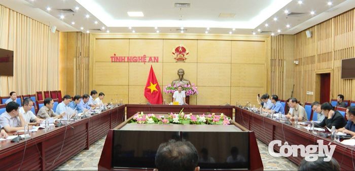 Ông Nguyễn Văn Đệ, Phó Chủ tịch UBND tỉnh, Chủ tịch Hội đồng quản lý Quỹ Bảo vệ và Phát triển rừng, chủ trì cuộc họp triển khai thực hiện ERPA trên địa bàn tỉnh.