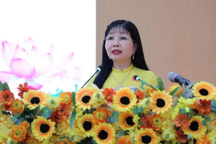 Chủ tịch HĐND tỉnh An Giang Trần Thị Thanh Hương phát biểu nhận nhiệm vụ. Ảnh: Tào Đạt