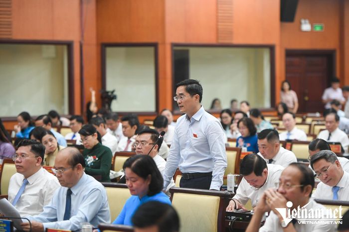 Các đại biểu tham dự kỳ họp thứ 5 (kỳ họp chuyên đề) HĐND TPHCM sáng 22/9. Ảnh: Nguyễn Huế