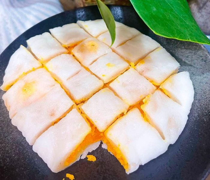 Người mắc bệnh tiểu đường không nên ăn bánh Trung thu. Ảnh: Biên Thùy