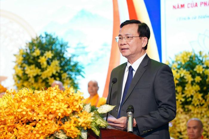 Ông Hồ Văn Mười - Ủy viên Ban Chấp hành Trung ương Đảng, Phó Bí thư Tỉnh ủy, Chủ tịch UBND tỉnh Lâm Đồng, phát biểu tại đại hội. Ảnh: Nguyễn Lương