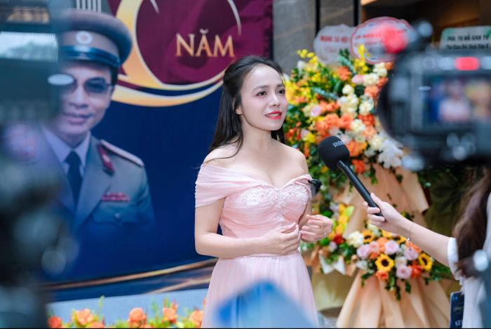 NSƯT Lan Anh là một trong những ca sĩ sẽ góp mặt trong đêm nhạc. 