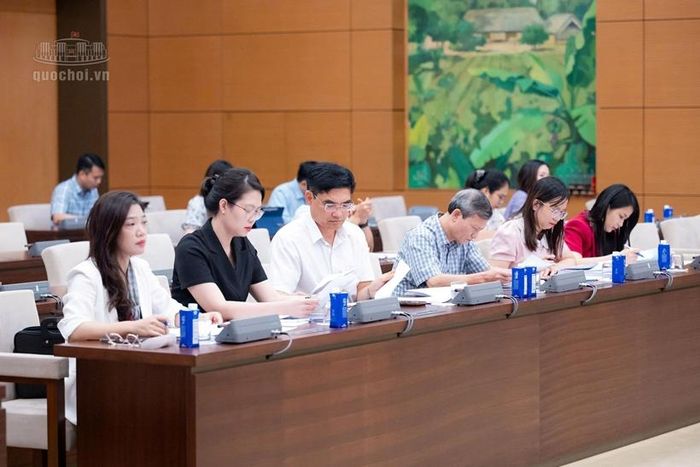 Các đại biểu tham dự Phiên họp.
