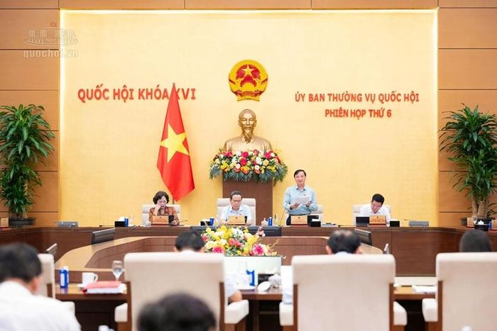 Chủ tịch Quốc hội Trần Thanh Mẫn chủ trì; Phó Chủ tịch Quốc hội Nguyễn Khắc Định điều hành nội dung Phiên họp.