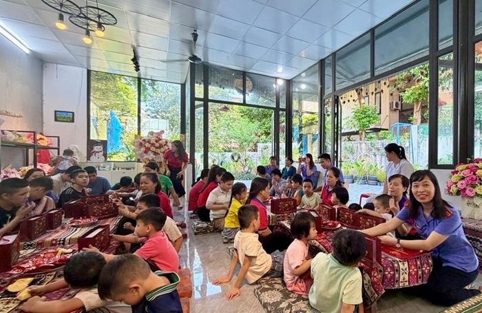  Vui Tết Trung Thu cùng các em nhỏ tại Trung tâm hỗ trợ phát triển năng lực người khuyết tật tỉnh Lào Cai.