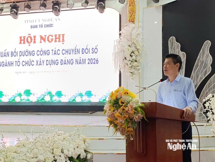 Đồng chí Lê Trường Giang phát biểu tại cuộc tập huấn.