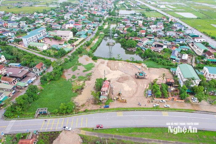Toàn cảnh công trường trạm bơm tiêu Hói Chùa, phường Trường Vinh. Ảnh: Thành Duy