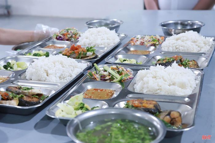 Những bữa ăn ca chất lượng góp phần giữ chân người lao động ở lại lâu dài với doanh nghiệp.