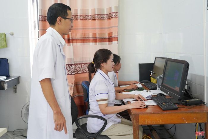 Đội ngũ y sĩ tại trạm vẫn duy trì việc khám, chữa bệnh trong phạm vi chuyên môn được giao.
